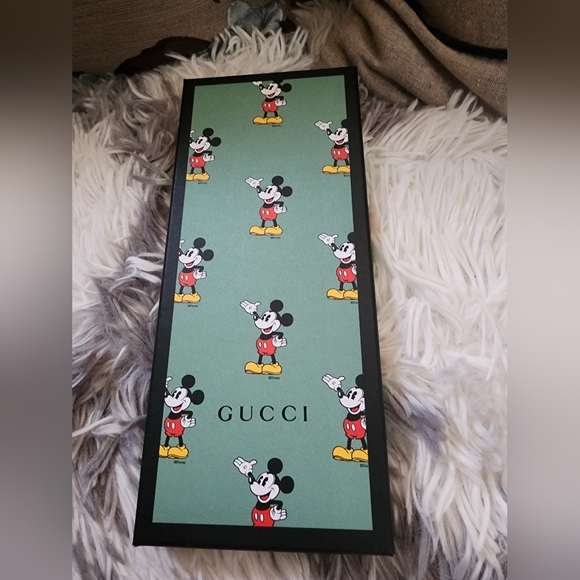 Gucci x Disney Limited edition Mickey Mouse silk twill scarf - Picture 12 of 12